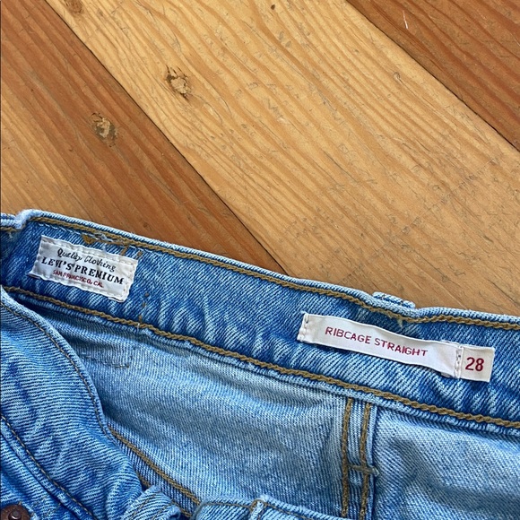 Levi’s Premium Ribcage Straight Lightwash Jeans 28 - Picture 3 of 8